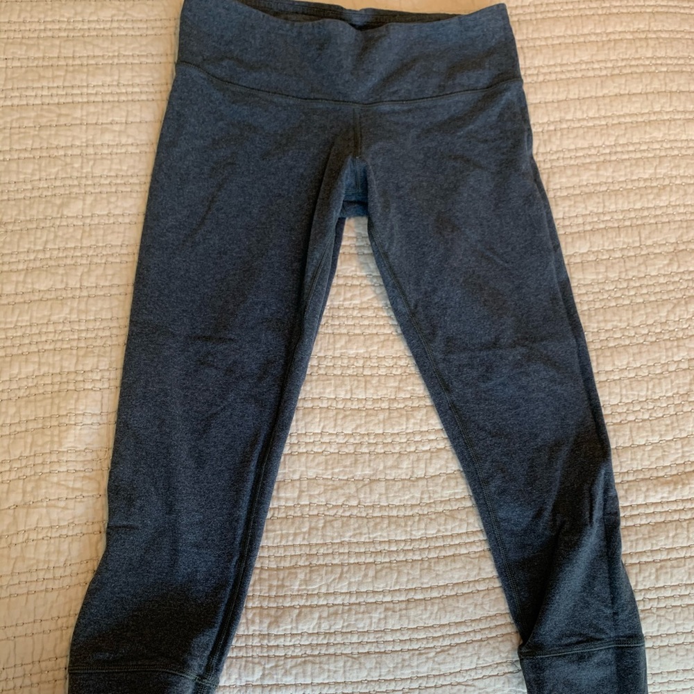 Gray lululemon crops size 8